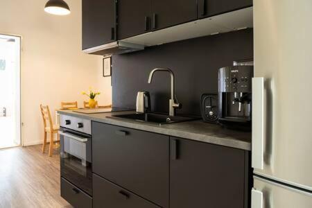 Cosy Apartment Plus Self Checkin Plus Free Street Parking Berlin Exterior foto
